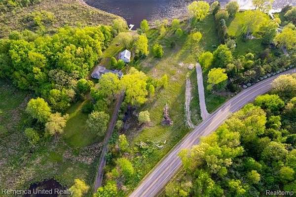 1.2 Acres of Residential Land for Sale in Oceola Township, Michigan