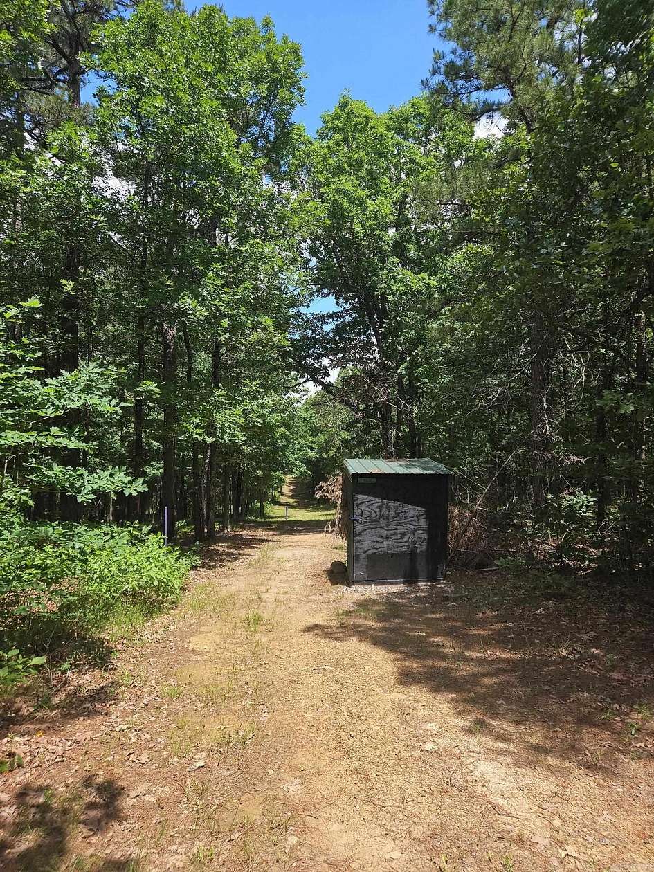 15.4 Acres of Recreational Land with Home for Sale in Bigelow, Arkansas