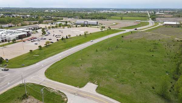 5.53 Acres of Commercial Land for Auction in Clinton, Iowa