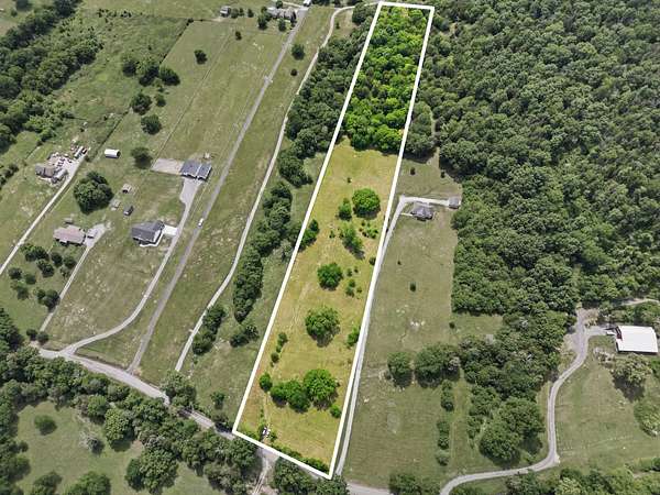 5.88 Acres of Land for Sale in Hartsville, Tennessee