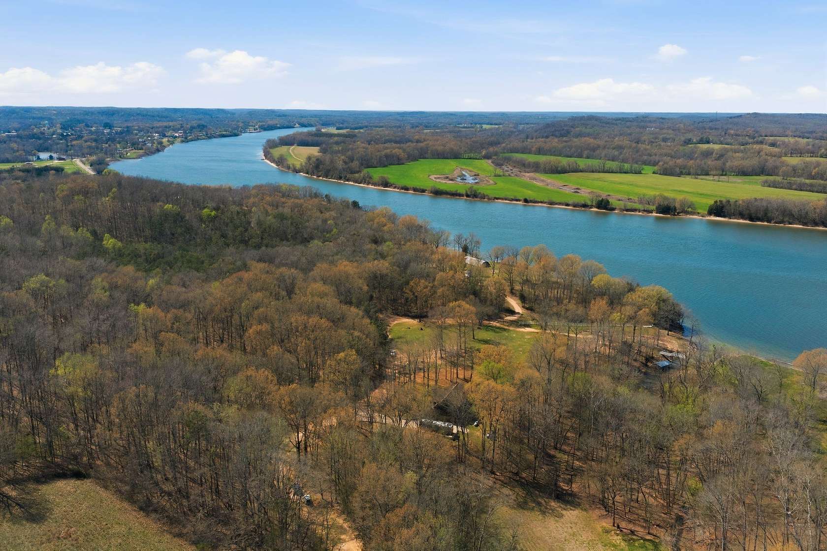15 Acres of Land with Home for Sale in Clifton, Tennessee