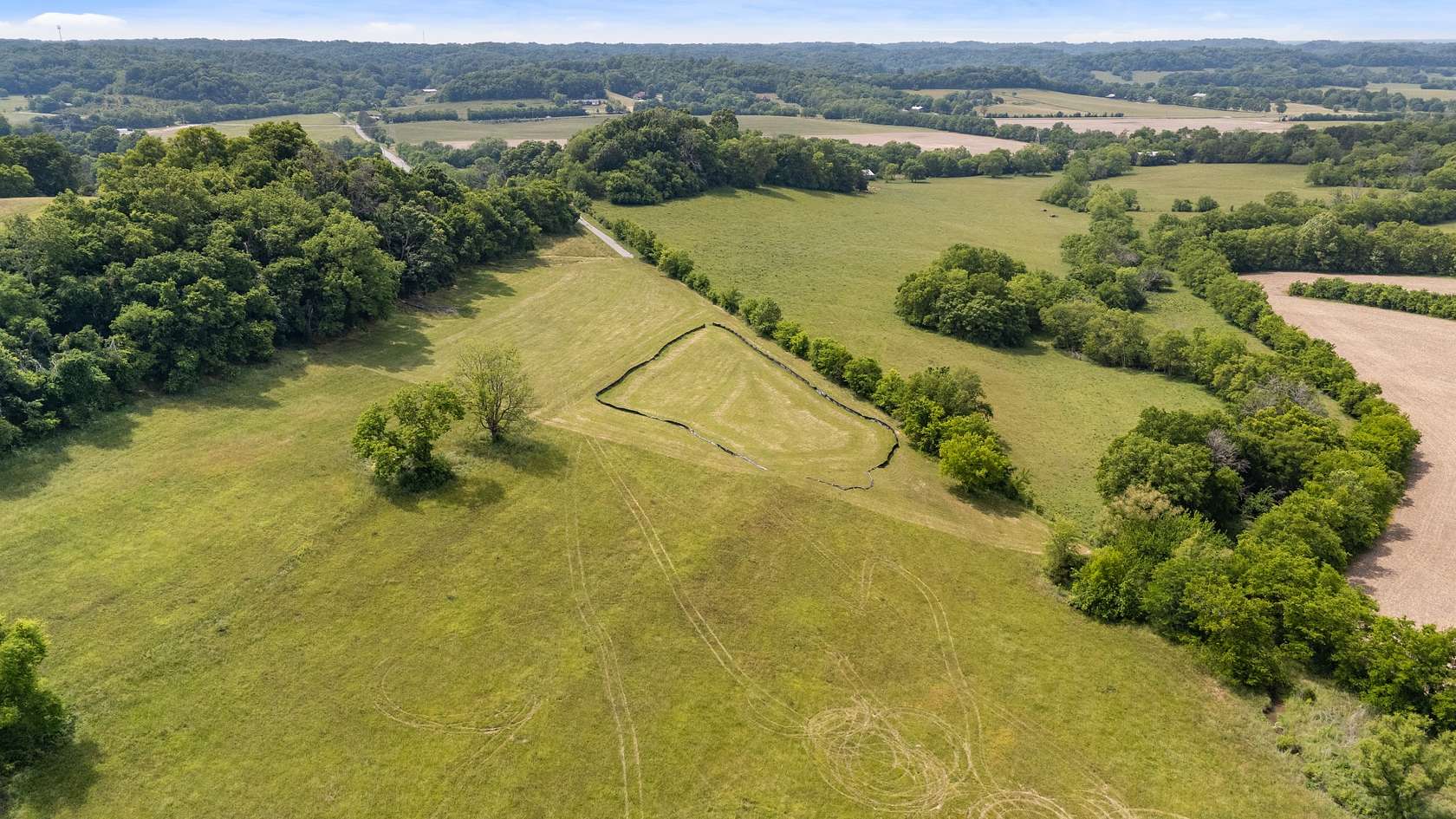 8 Acres of Residential Land for Sale in Thompson's Station, Tennessee