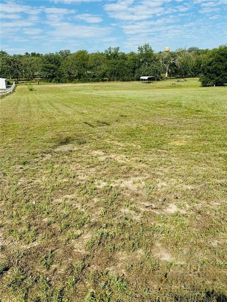 1 Acre of Residential Land for Sale in La Vernia, Texas