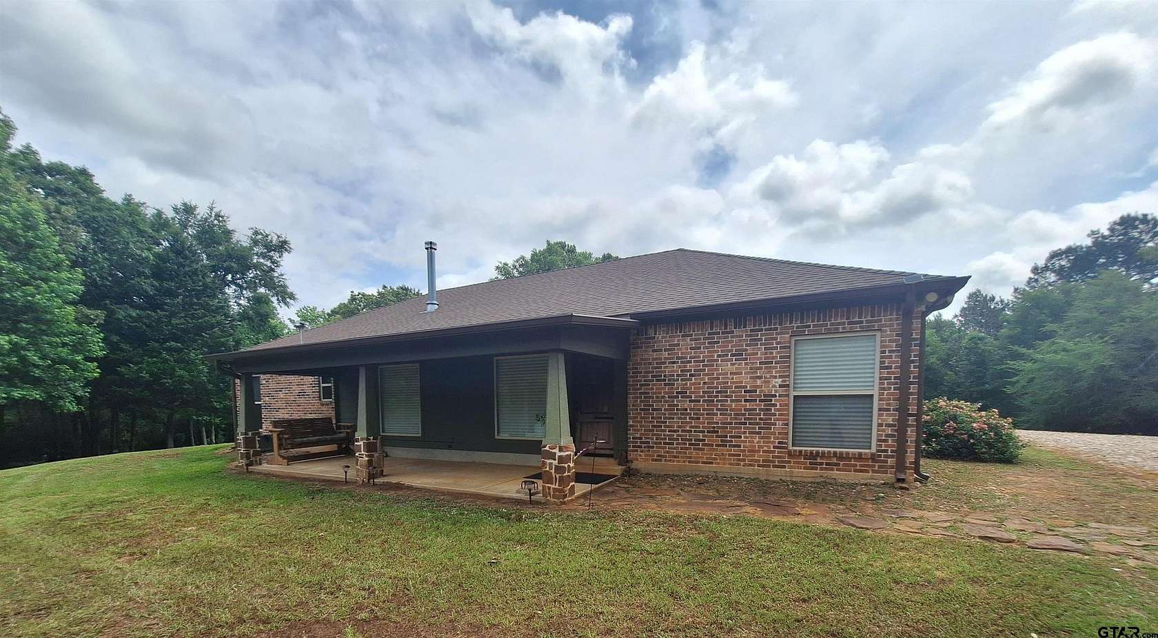 26 Acres of Land with Home for Sale in Kilgore, Texas