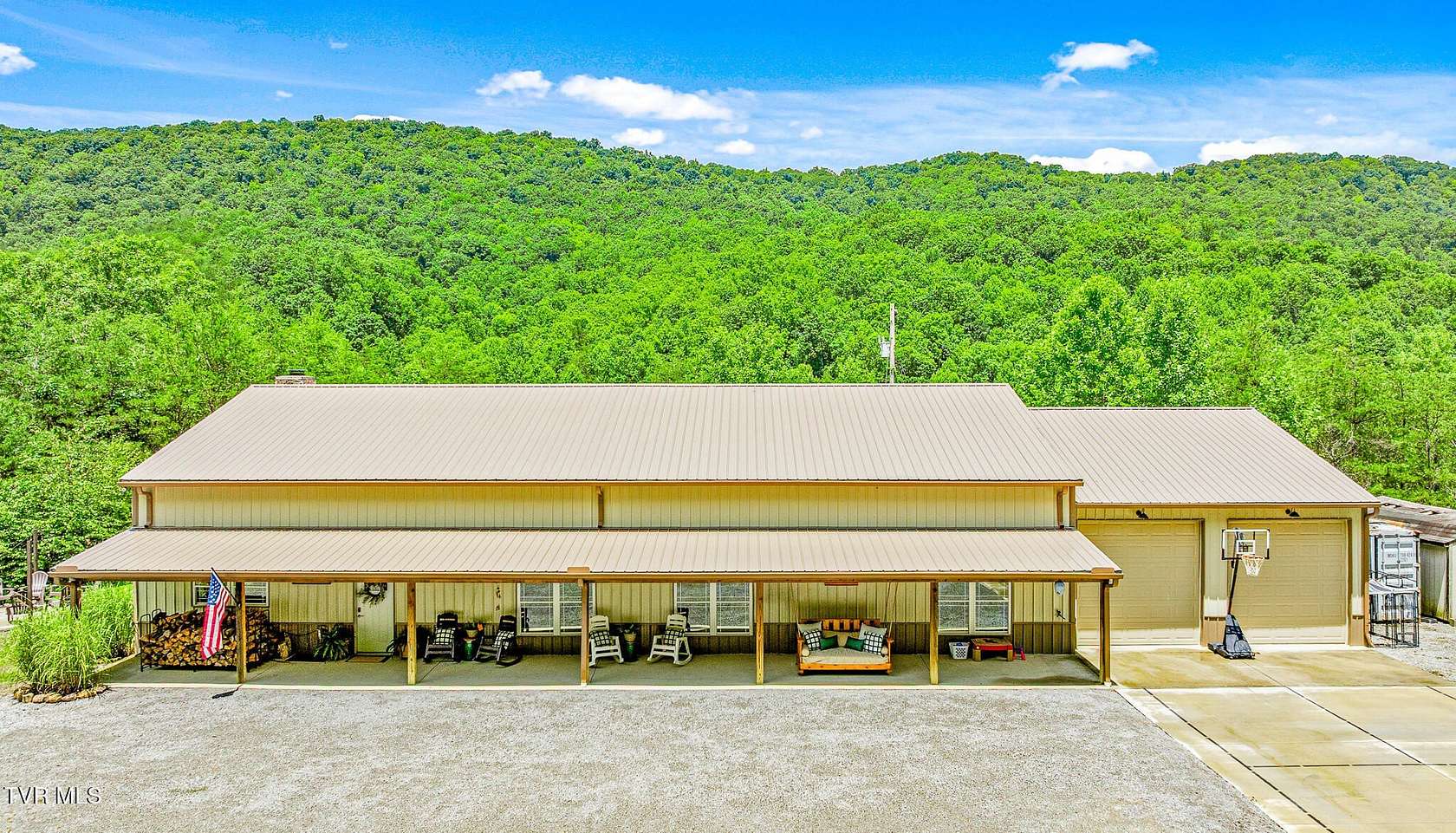 26.4 Acres of Land with Home for Sale in Sneedville, Tennessee