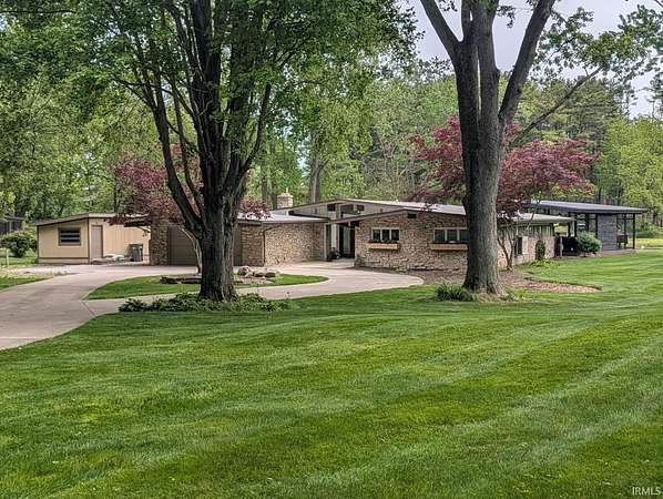 1.6 Acres of Land with Home for Sale in Elkhart, Indiana