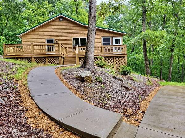 5.66 Acres of Land with Home for Sale in Somerset, Kentucky
