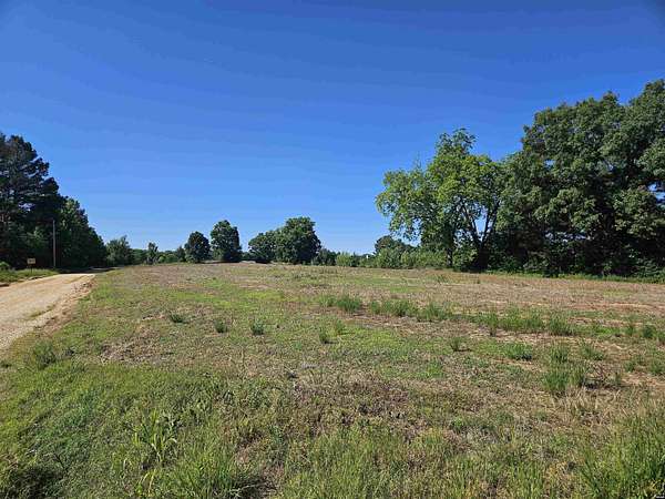 5.6 Acres of Agricultural Land for Sale in Bradford, Tennessee