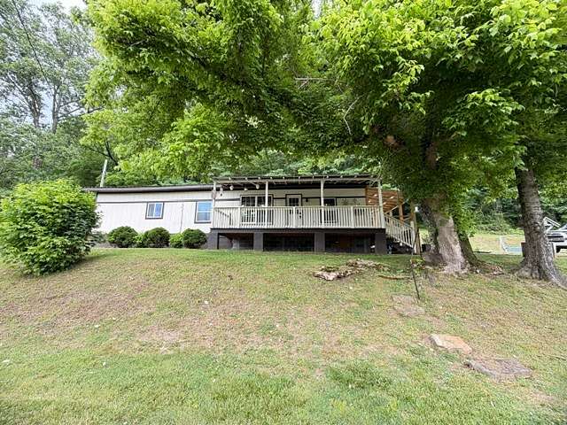 1.5 Acres of Land with Home for Sale in Sherwood, Tennessee