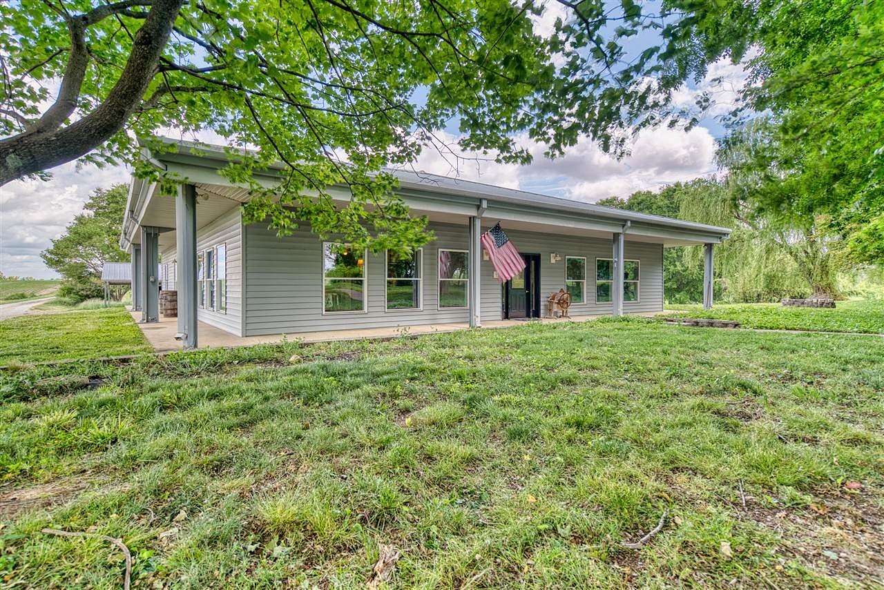 14.9 Acres of Land with Home for Sale in Franklin, Kentucky