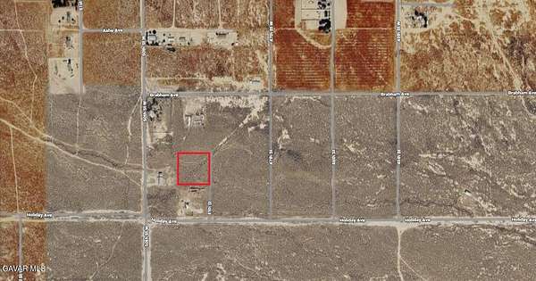 2.5 Acres of Land for Sale in Rosamond, California
