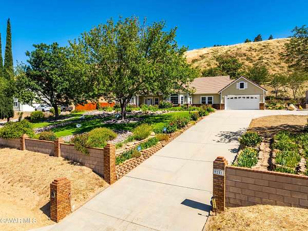 3.53 Acres of Land with Home for Sale in Leona Valley, California