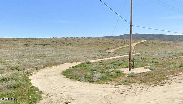 2.5 Acres of Residential Land for Sale in Del Sur, California