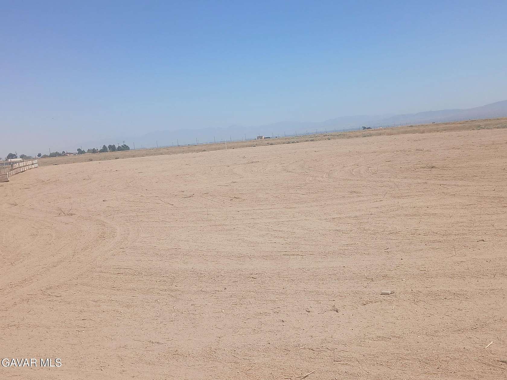 2.5 Acres of Land for Sale in Antelope Acres, California