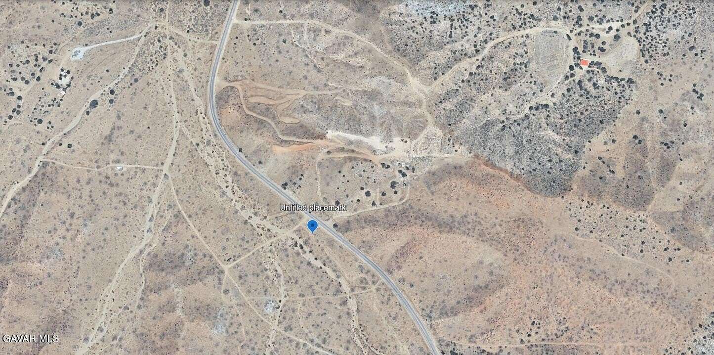 11.4 Acres of Land for Sale in Juniper Hills, California