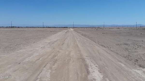 2.5 Acres of Residential Land for Sale in Rosamond, California