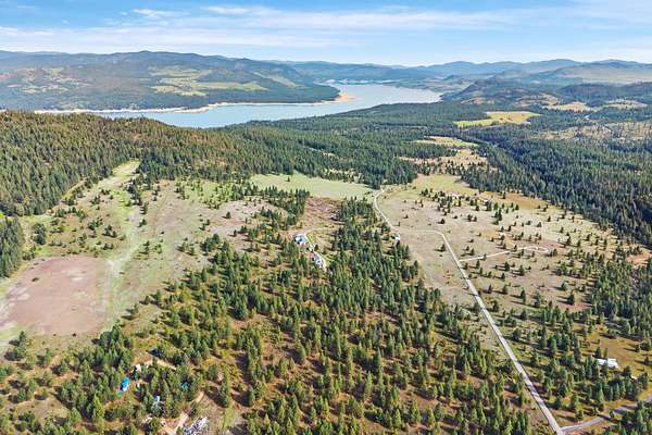 60 Acres of Land with Home for Sale in Fruitland, Washington