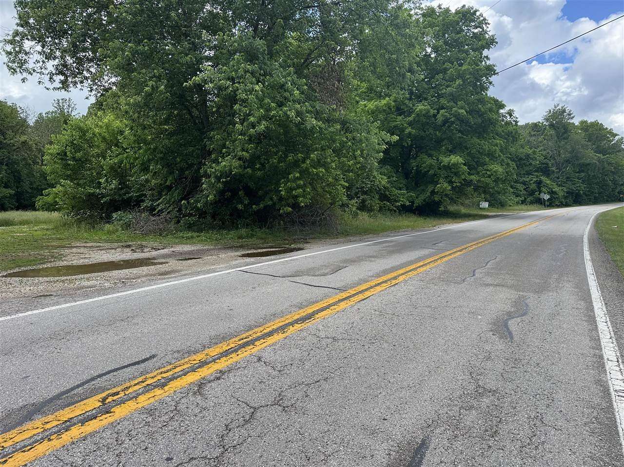 1.65 Acres of Land for Sale in Munfordville, Kentucky