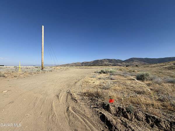 10 Acres of Land for Sale in Palmdale, California