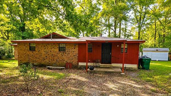 1.5 Acres of Land with Home for Sale in North Little Rock, Arkansas
