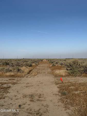 5 Acres of Land for Sale in Lancaster, California