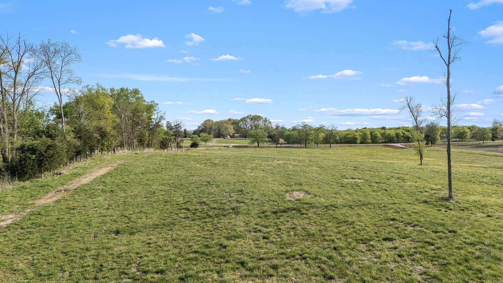 10.6 Acres of Land for Sale in Shelbyville, Tennessee