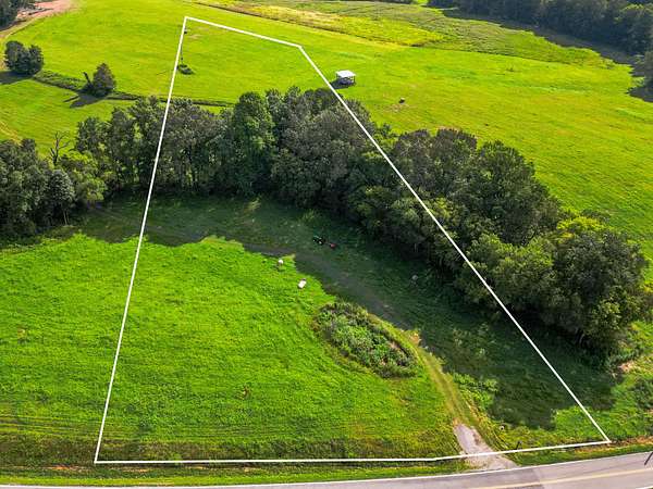 5 Acres of Residential Land for Sale in Springfield, Tennessee
