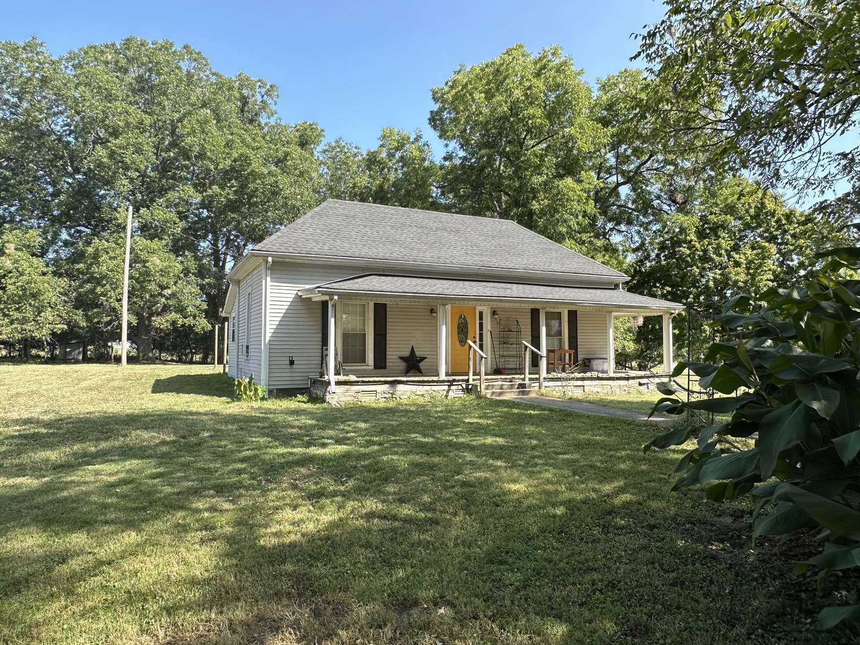 1.83 Acres of Land with Home for Sale in Lewisburg, Tennessee