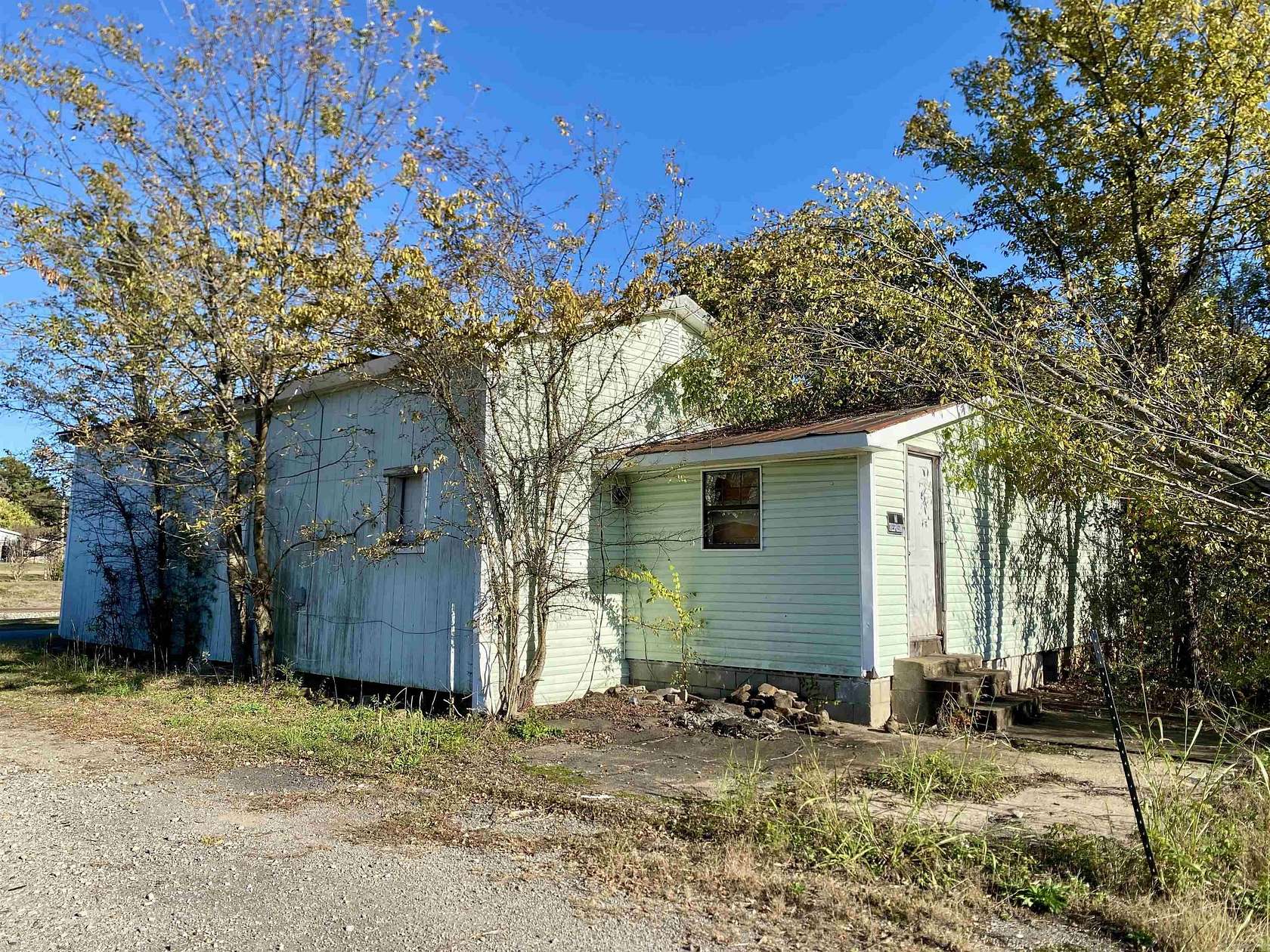 0.34 Acres of Land with Home for Sale in Knoxville, Arkansas