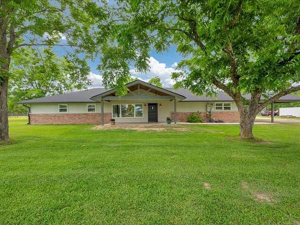 11.9 Acres of Land with Home for Sale in Lufkin, Texas