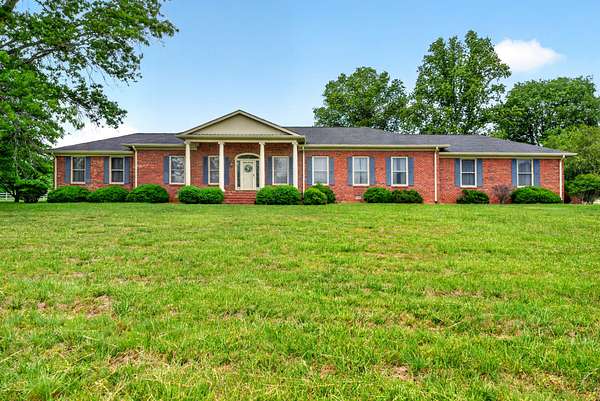 10.2 Acres of Improved Mixed-Use Land for Auction in Lebanon, Tennessee