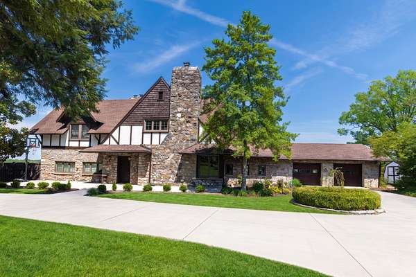 1.72 Acres of Land with Home for Sale in Nashville, Tennessee