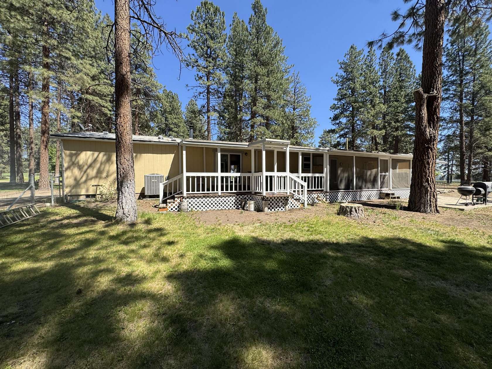 9.2 Acres of Land with Home for Sale in Bonanza, Oregon