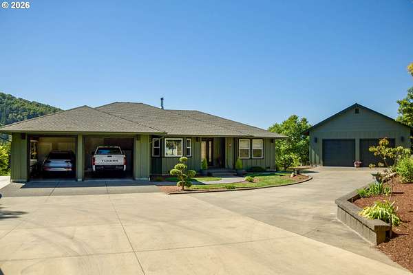 2 Acres of Land with Home for Sale in Roseburg, Oregon