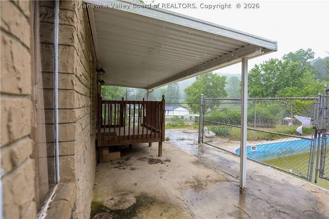 13.4 Acres of Land with Home for Sale in Charleston, West Virginia