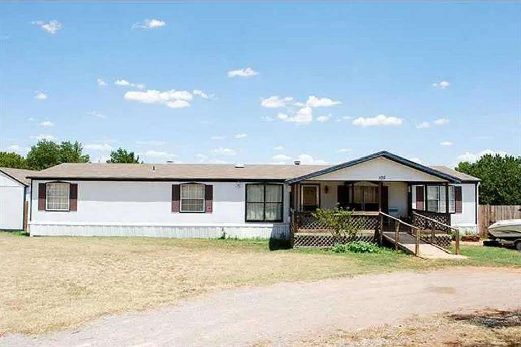 3 Acres of Land with Home for Sale in Piedmont, Oklahoma