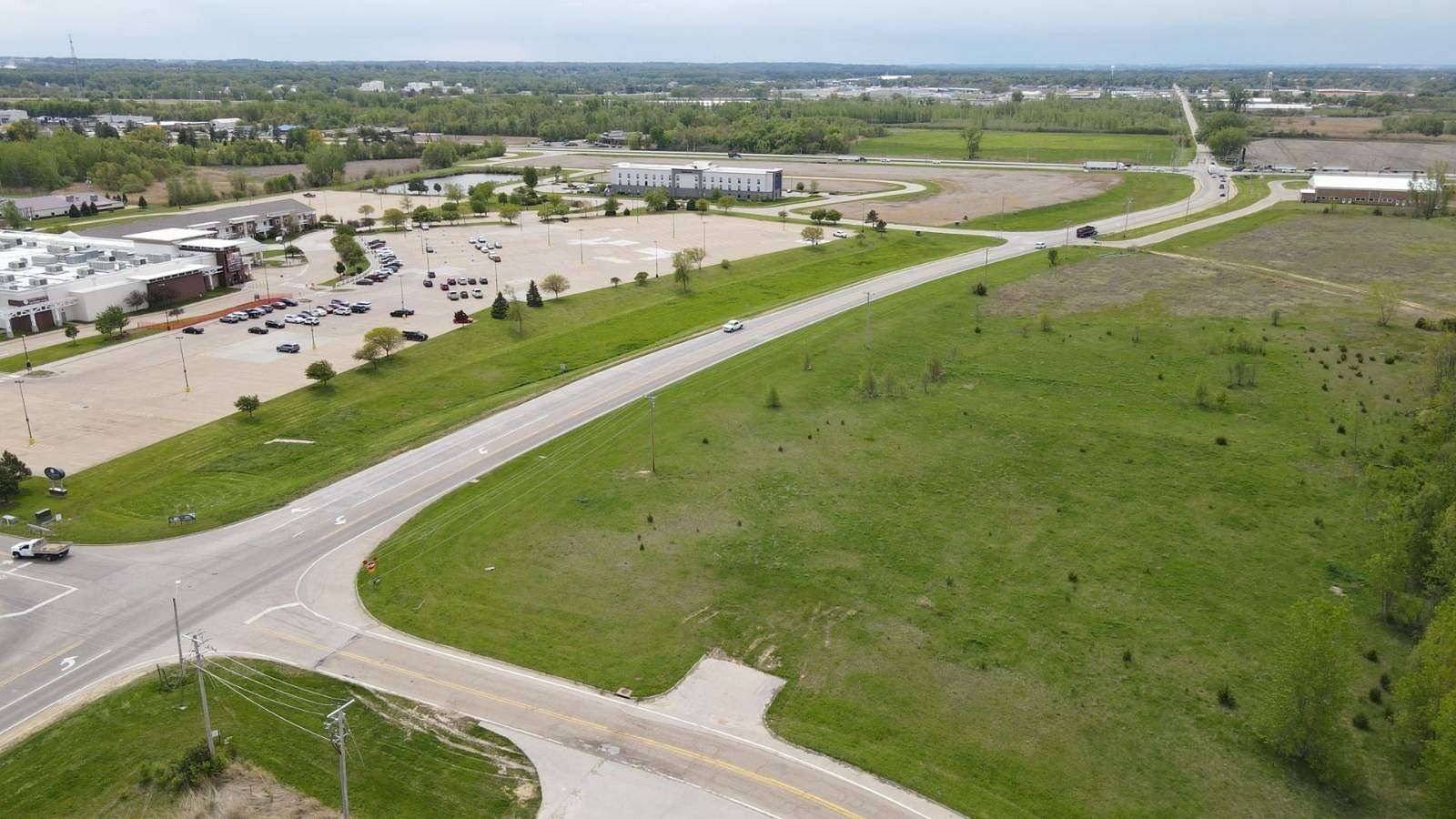 5.53 Acres of Land for Sale in Clinton, Iowa