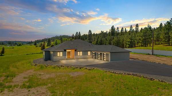 10 Acres of Land with Home for Sale in Mead, Washington