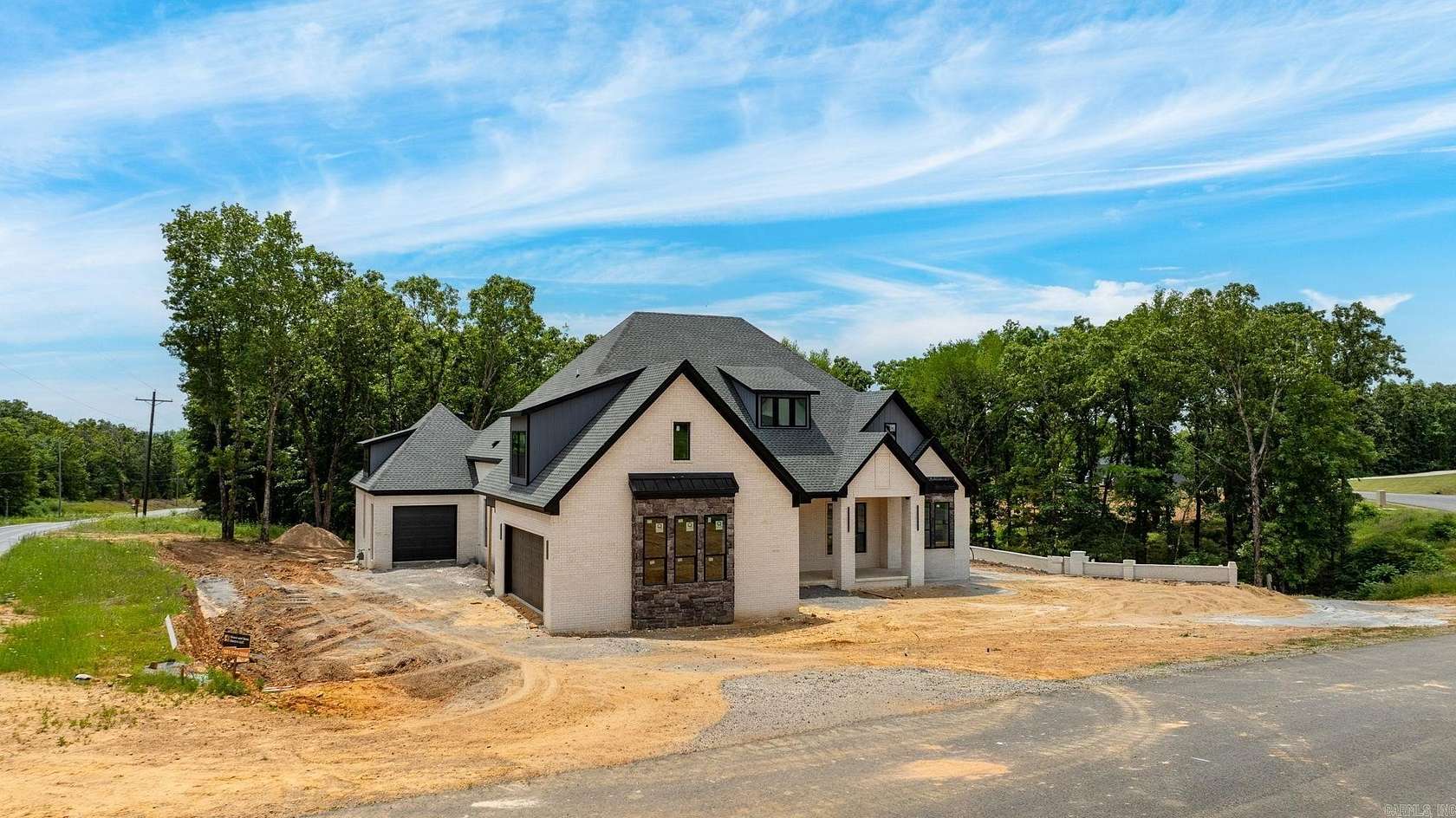 1.62 Acres of Land with Home for Sale in Greenbrier, Arkansas
