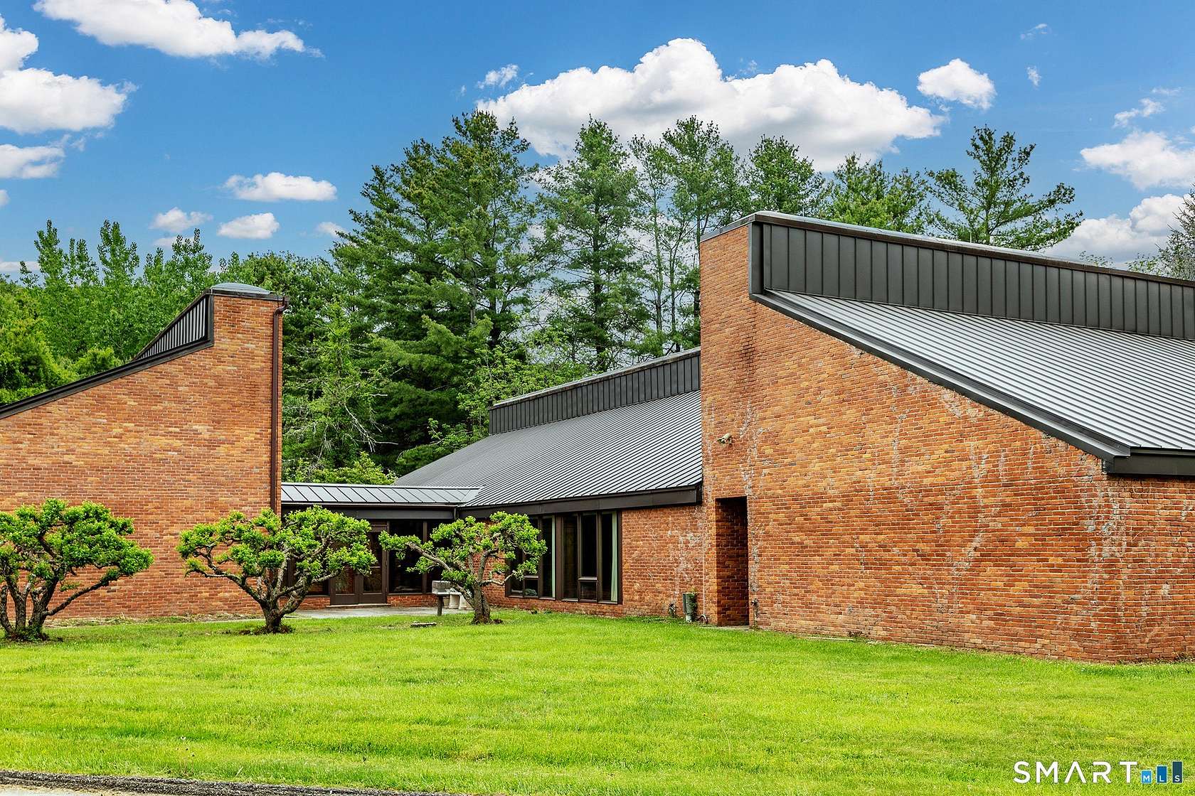 3 Acres of Improved Commercial Land for Sale in Salisbury, Connecticut
