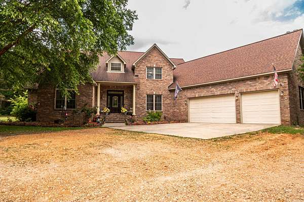 14.1 Acres of Land with Home for Sale in El Dorado, Arkansas