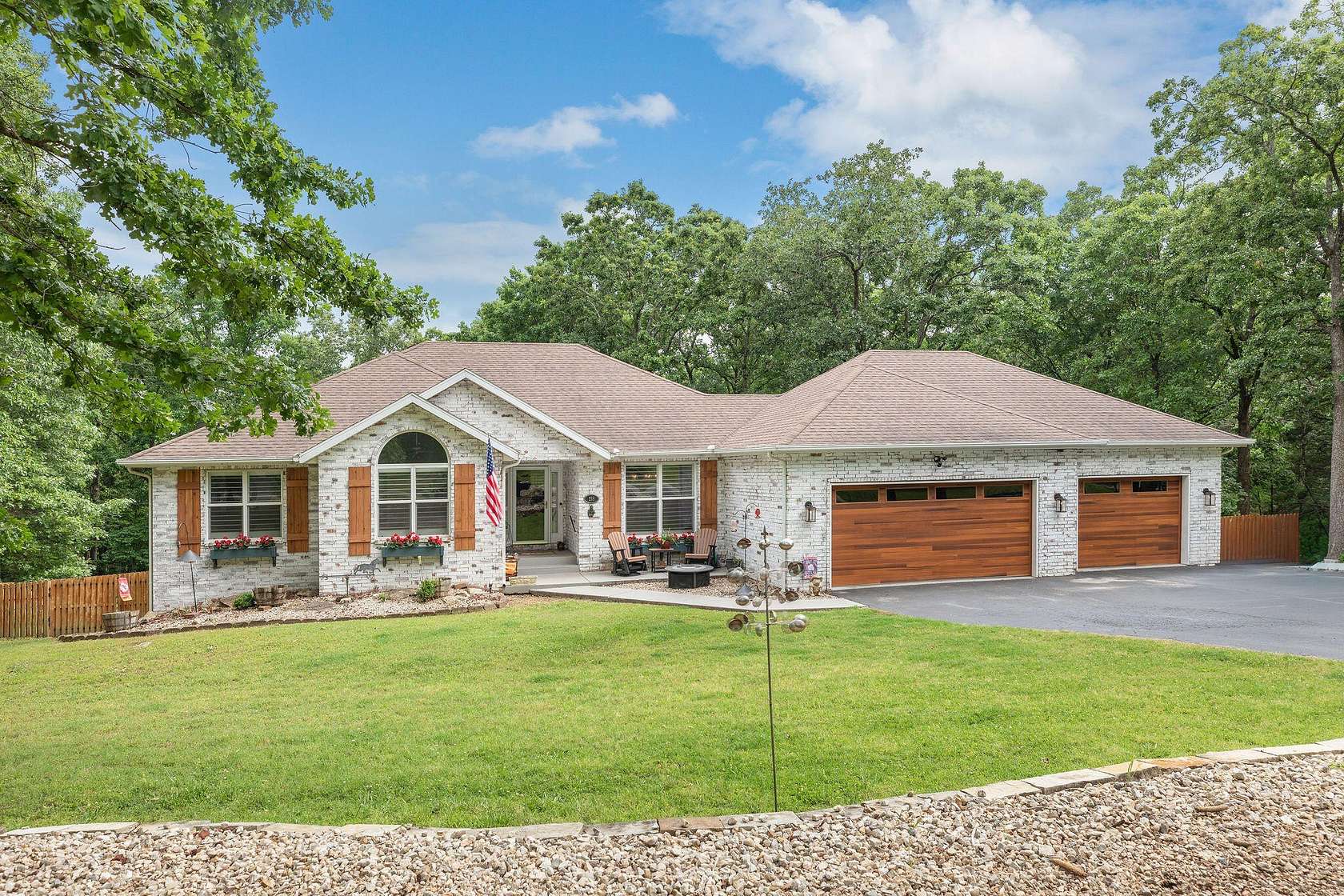 1.83 Acres of Land with Home for Sale in Branson, Missouri