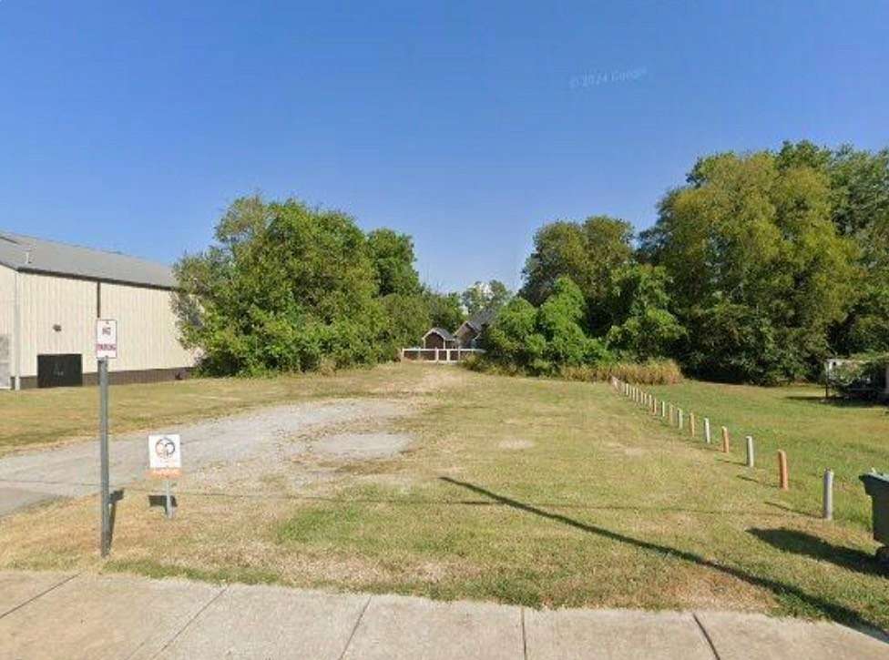 0.4 Acres of Commercial Land for Sale in Clarksville, Tennessee