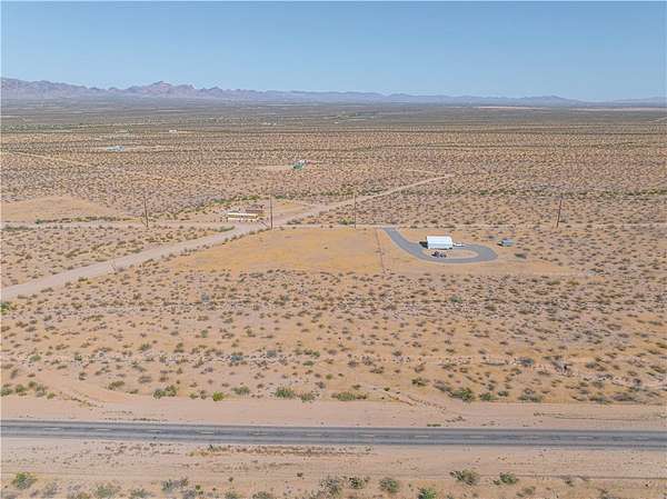 1 Acre of Residential Land for Sale in Golden Valley, Arizona
