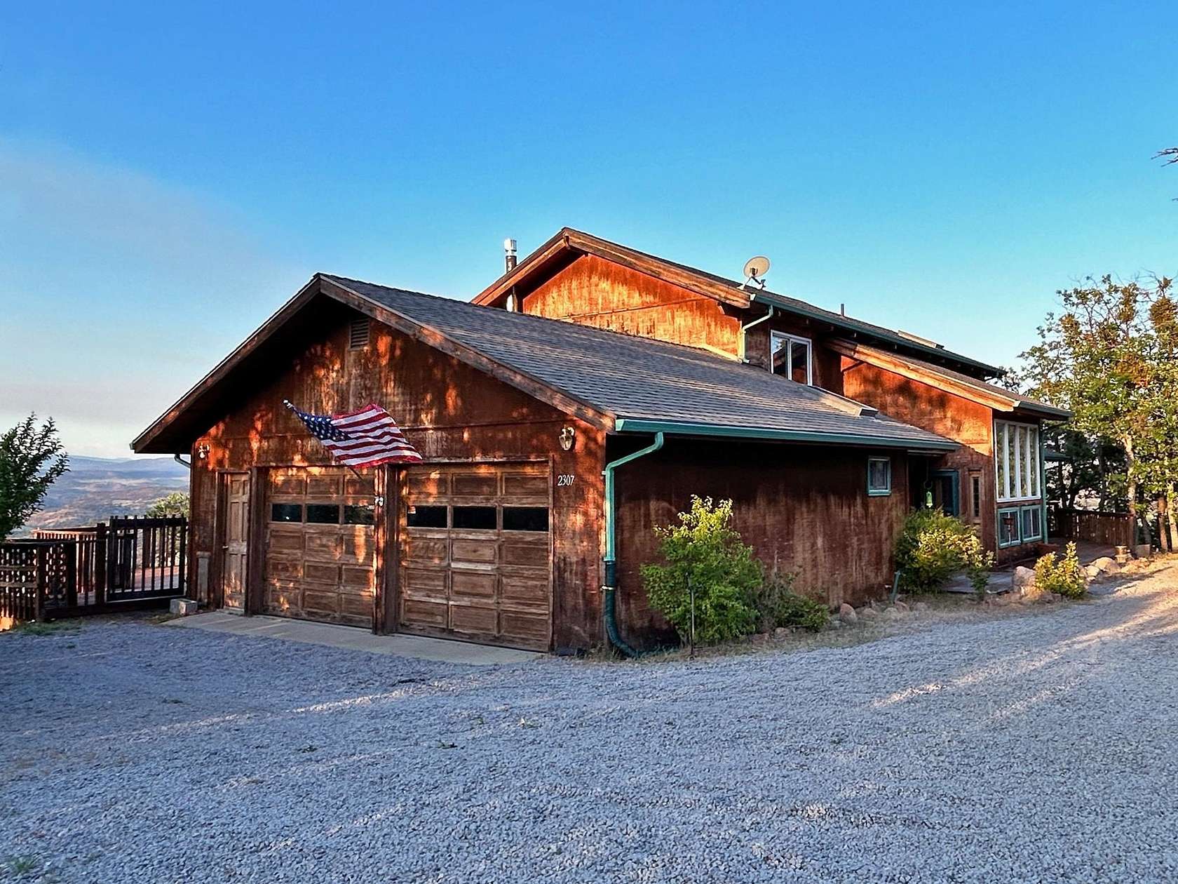 4 Acres of Land with Home for Sale in Hornbrook, California