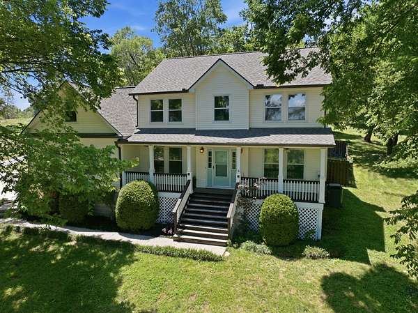 2 Acres of Land with Home for Sale in Franklin, Tennessee