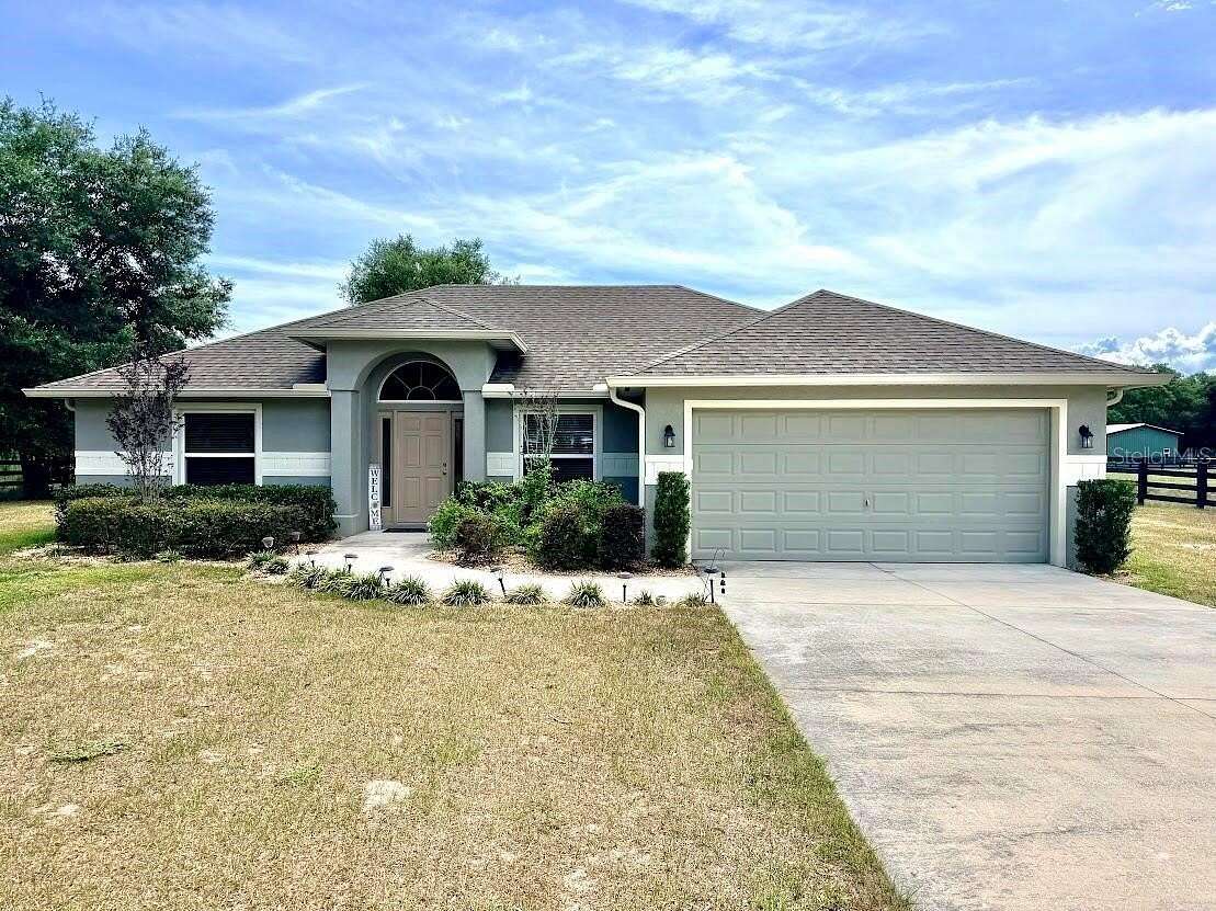3.28 Acres of Land with Home for Sale in Umatilla, Florida