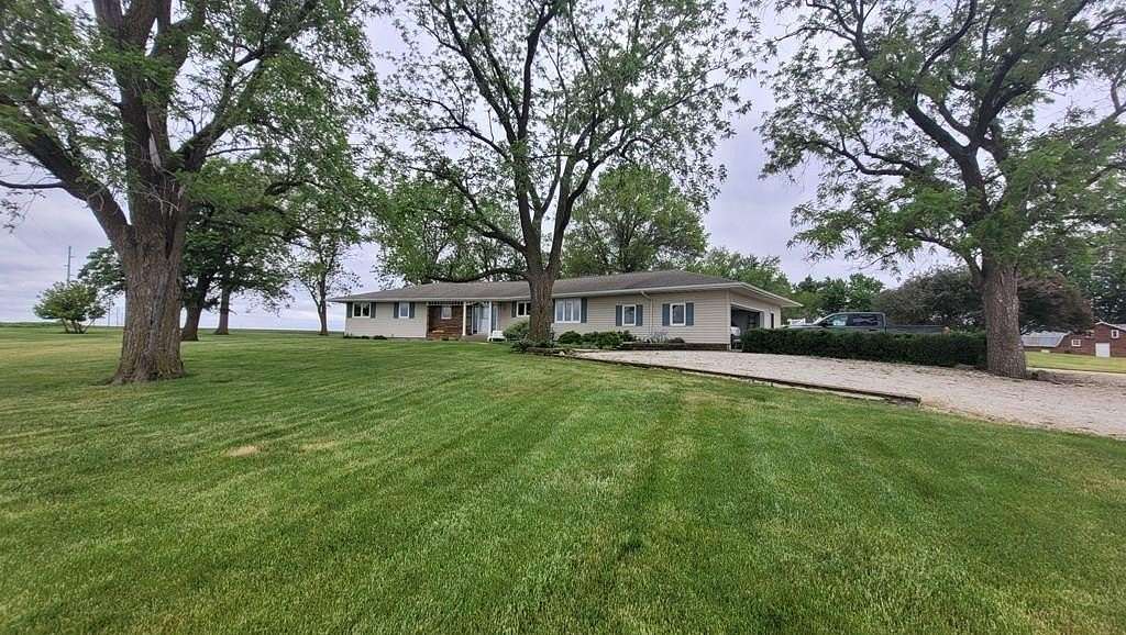 5 Acres of Improved Residential Land for Sale in Paton, Iowa