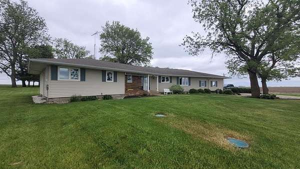 5 Acres of Improved Residential Land for Sale in Paton, Iowa