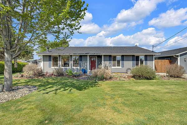 5 Acres of Land with Home for Sale in Terrebonne, Oregon